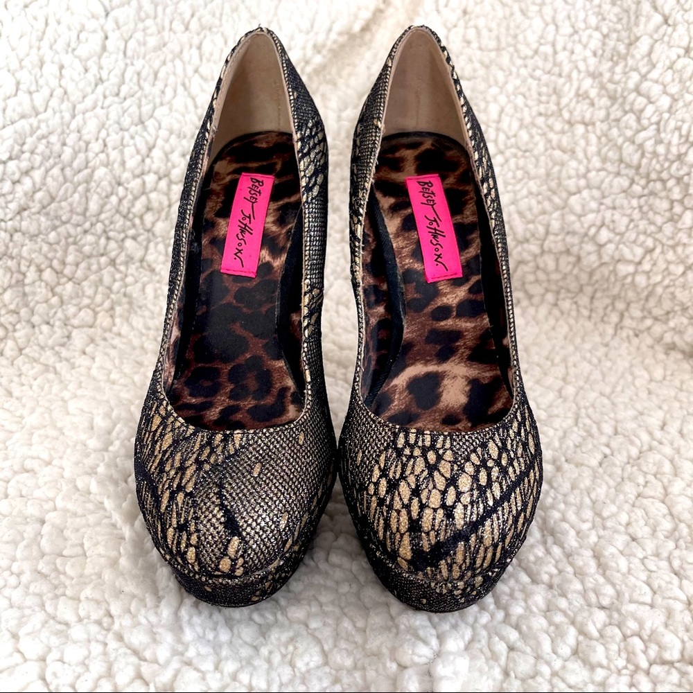 ✨Betsy Johnson Dissko Heels✨